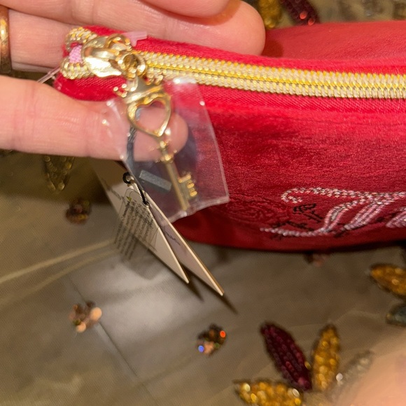 JUICY COUTURE COSMETIC BAG - Picture 6 of 6